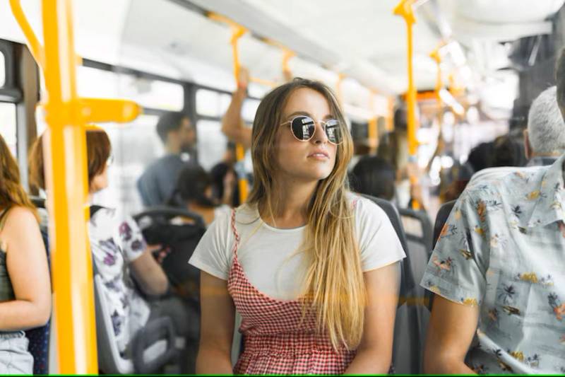 Pour protéger votre audition dans les transports en commun chez votre audioprothésiste à Lyon 2ème place Bellecour