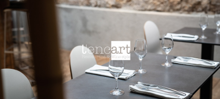 Restaurant à midi et bar à vin les jeudis et vendredis soirs, au 30 rue du Plat à Lyon 2ème près de la place Bellecour